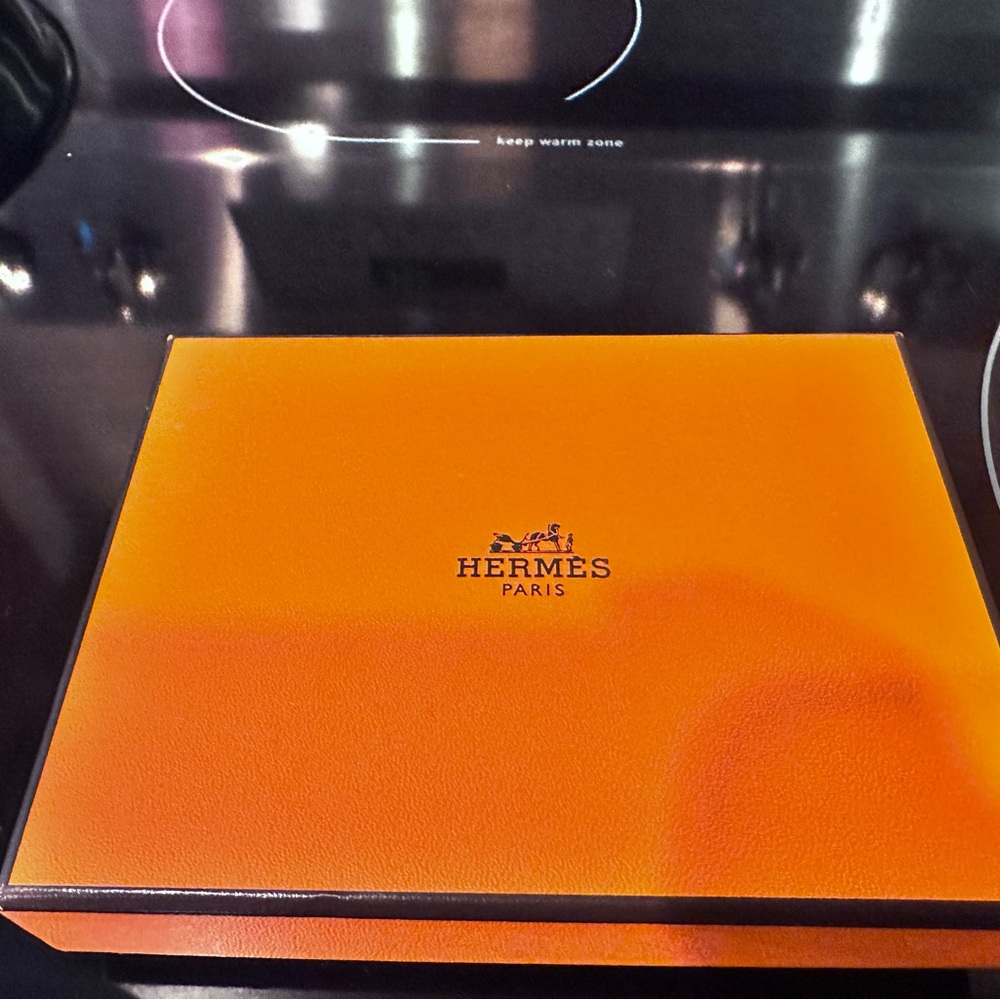 Hermes 100% Authentic Hermes Medium Empty Gift/St… - image 3